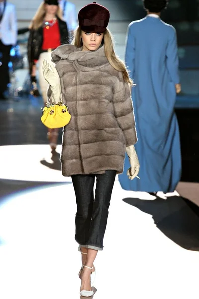 Look 27